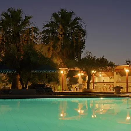 Hotell Tina Flora 3*