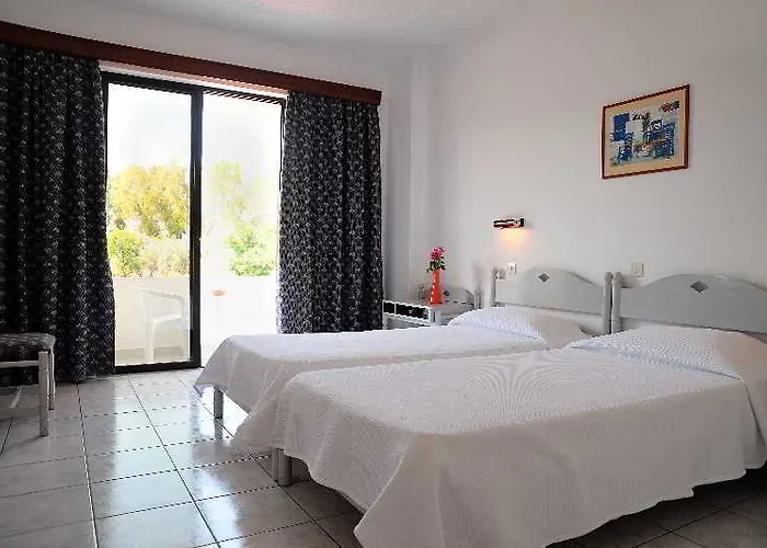 Tina Flora Hotell 3*