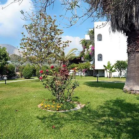 Tina Flora Hotel