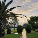 فندق Tina Flora