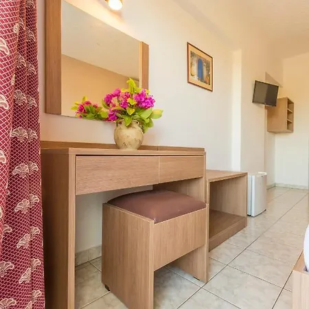 Tina Flora Hotel